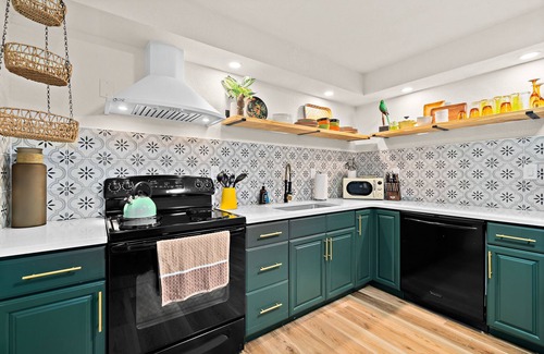 Indian Harbour Beach Apartment | Boutique style Apt/Walk to Beach/Pet friendly
