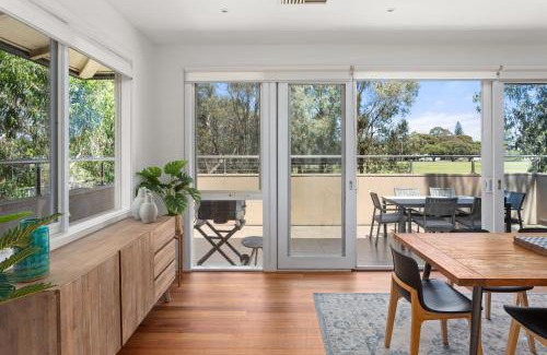 Hampton House | Boutique Stays - Flora