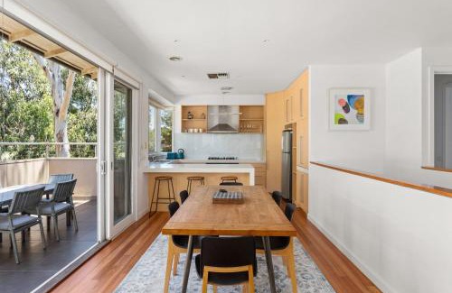Hampton House | Boutique Stays - Flora
