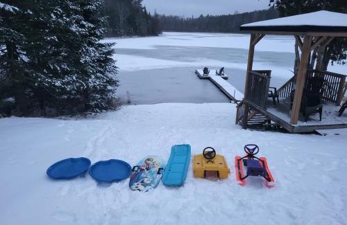 Faraday House | BowLakeHouse - Lakefront Cottage with Beach