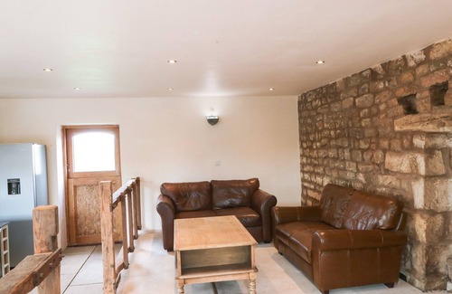 Lancaster House | BOWLAND BARN, pet friendly, with hot tub in Lancaster