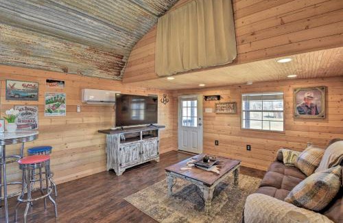 Wise County House | Boyd Countryside Cabin with Patio and Farm Views