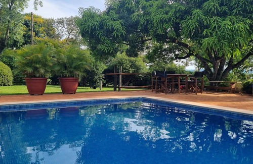 Itirapina House | Casa de Campo no Condomínio Vila Pinhal na Represa do Broa