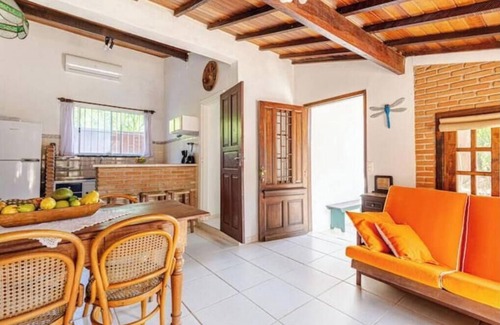Camburi Villa | Pool House 100m from Camburizinho