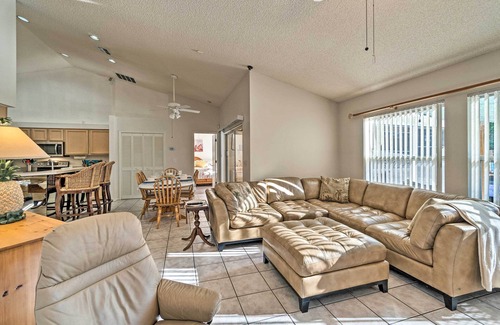South Bradenton House | Bradenton Retreat w/Backyard Oasis: Near Beach!