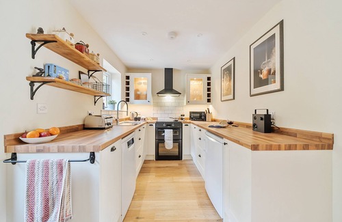 Higher Bockhampton Cabin | Bramble Bank - sleeps 2 guests in 1 bedroom