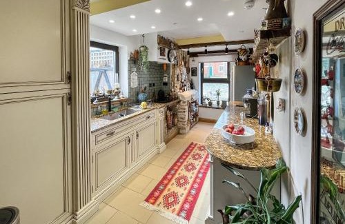 Maidstone House | Bramley Cottage