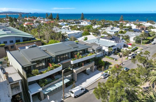 Collaroy Apartment | Brand new 1 bedroom opposite Long Reef Golf Club