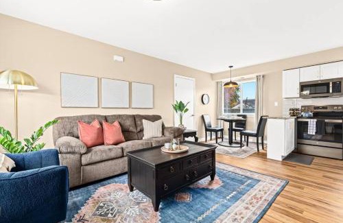 Roseville Apartment | Brand New! 1BR Lower Flat near Downtown Roseville