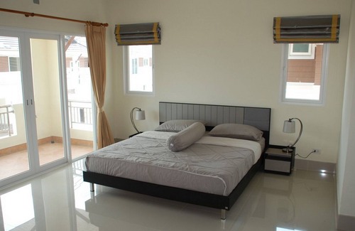 Hat Yai Villa | Brand New 300M2 VILLA close to Had Yai,