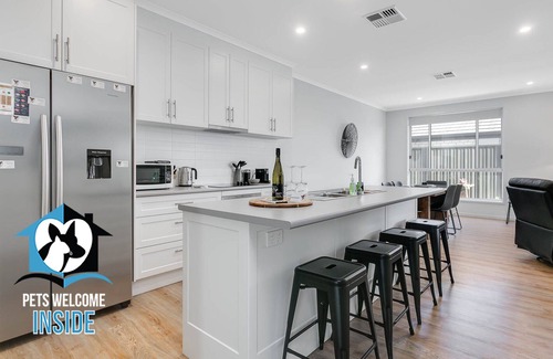 Encounter Bay House | Brand New 3BR So Close to Sea and Lake