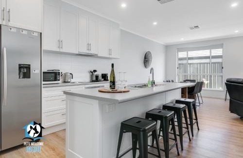 Encounter Bay House | Brand New 3BR So Close to Sea and Lake