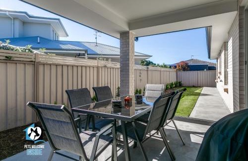 Encounter Bay House | Brand New 3BR So Close to Sea and Lake