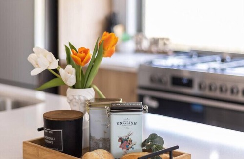 Greenbank House | Brand New 4Bs Home near Shops & Park @ Greenbank