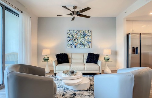 North Trail Condo | BRAND NEW CONDO WITH BAY VIEWS IN DOWNTOWN SARASOTA.