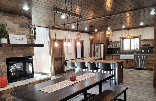 Broken Bow Cabin | Brand New Glorious Grace Retreat 3 Bdrm, 3.5 Bath with Loft Bunkroom/Gameroom