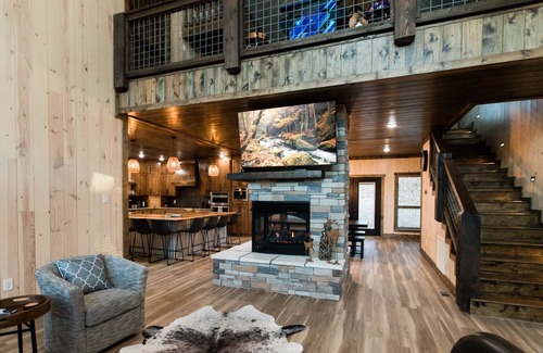 Broken Bow Cabin | Brand New Glorious Grace Retreat 3 Bdrm, 3.5 Bath with Loft Bunkroom/Gameroom