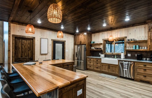 Broken Bow Cabin | Brand New Glorious Grace Retreat 3 Bdrm, 3.5 Bath with Loft Bunkroom/Gameroom