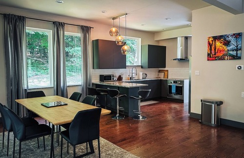 Markleton House | Brand new house in Laurel Highlands with Sauna and Cold Plunge. 5 acres of land