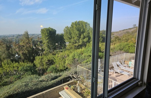 Mission Viejo House | Brand new listing! Big 4 bd home-Laguna/Irvine/Disney close-Pool/views & hiking