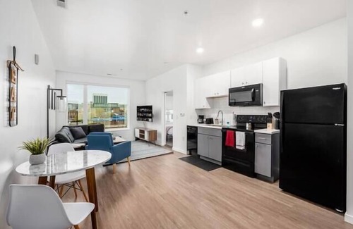 Livingston Park House | *BRAND NEW* MODERN 1BR APT IN DOWNTOWN COL l +GYM