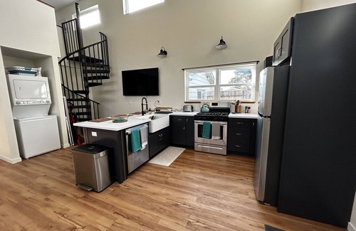 Eureka House | Brand New, Quaint 2 bedroom in Eureka. Walking distance to Henderson Center