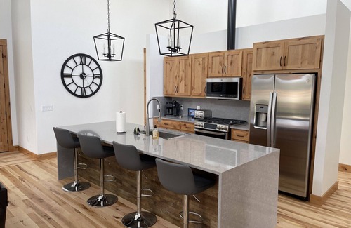 Florence House | Brand New Spectacular 2BR house with view of Bitterroot Mountains.
