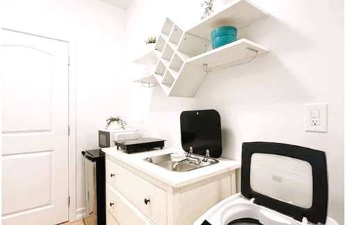 Queens Apartment | Brand New, Stylish Small Studio with Bathroom , Kitchenette, Laundry and WiFi