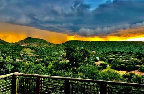 Middelburg House | Breakaway to a relaxing bushveld experience only 15 minutes from town !