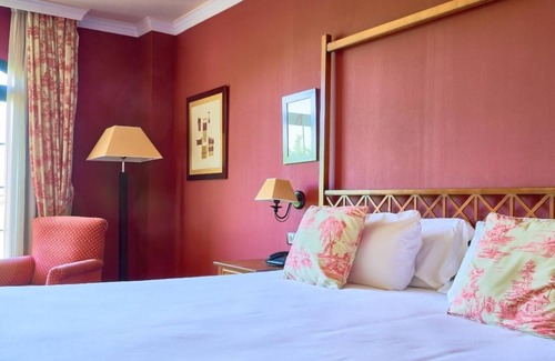 Cebreros Hotel | Breathe Nature's Calm in a Scenic Room Just Minutes from Ávila