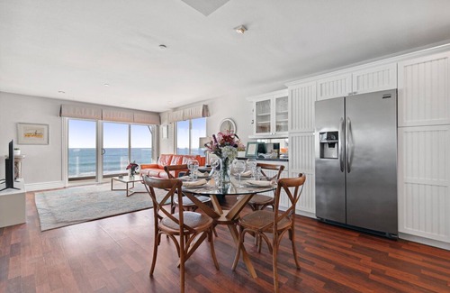 Carlsbad Village Condo | Breathtaking 1 Bedroom Oceanfront Condo