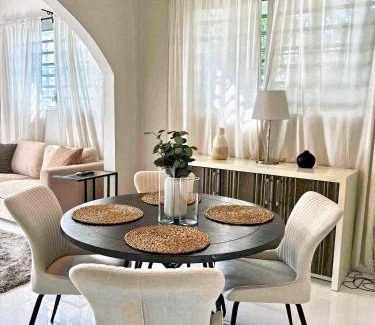 Parque Apartment | Breathtaking 2-Bedroom Beachside Apartment