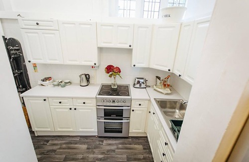 Burnham-on-Crouch House | Breathtaking Elizabethan Manor House