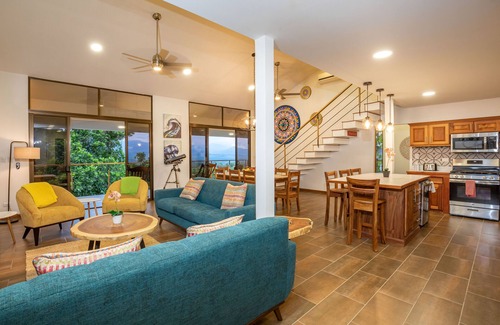 Canton Quepos Villa | Breathtaking Jungle Views and Abundant Wildlife - Large pool.
