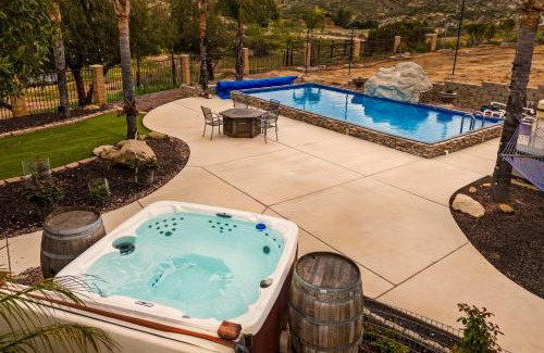 Temecula House | Breathtaking Meadows by AvantStay Temecula Group Retreat Pool Pickleball Firepit Hot Tub