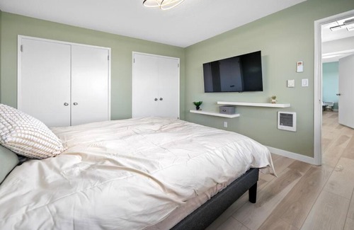 Portland Heights Apartment | Breathtaking Views w/Modern Lux - 2320
