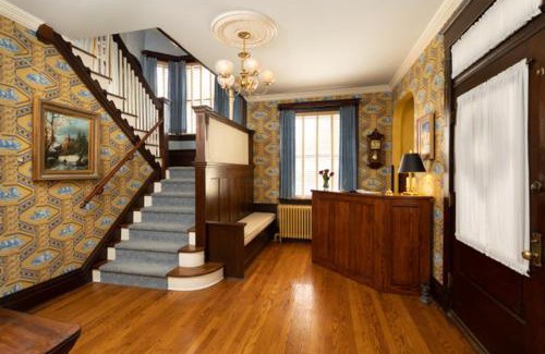 Breese Bed & Breakfast | Breese Inn