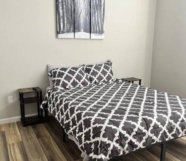 Newport Apartment | Breeze on Monmouth