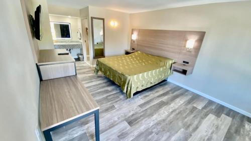 Suffolk Hotel | Brentwood Inn & Suites