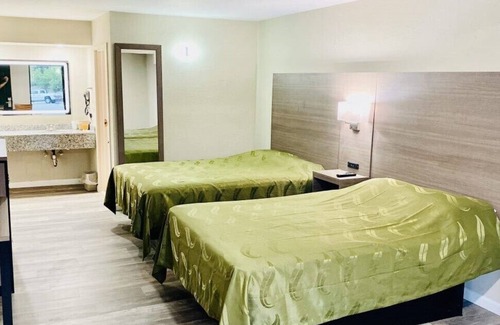 Suffolk Hotel | Brentwood Inn & Suites