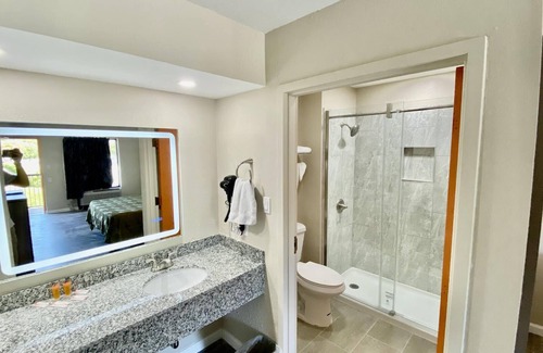 Suffolk Hotel | Brentwood Inn & Suites