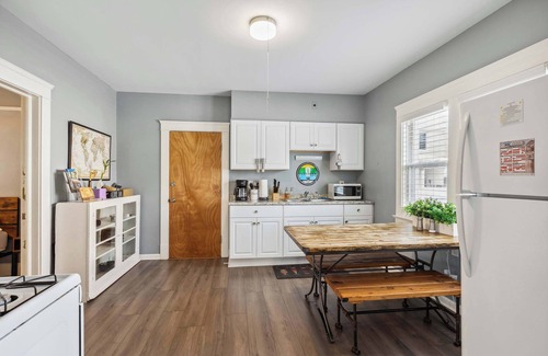 Lakewood Apartment | BrewLoft: fun, themed apt; work space; clean & new