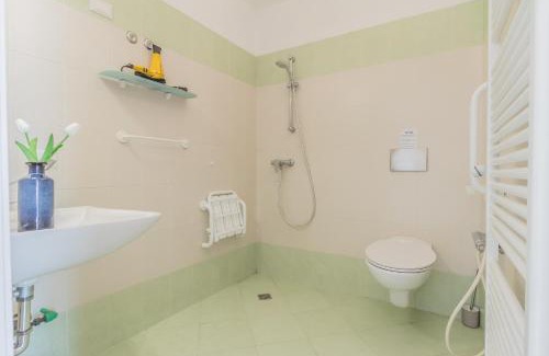 Dervio Apartment | Brezza del Lario Monolocale accesso per disabili by Varenna Holidays