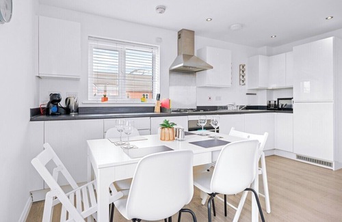 Newport Apartment | Bridge House by Tŷ SA