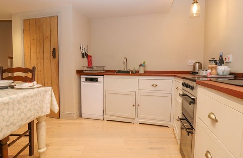 Bishopstone Cottage | BRIDGE STUDIO, pet friendly, with open fire in Broad Chalke