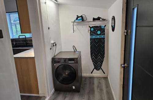 Whitehaven House | Bridgepay Modern 4 bedroom House in Cumbria - Whitehaven - Free Parking