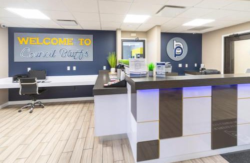 Council Bluffs Hotel | BridgePointe Inn & Suites by BPhotels, Council Bluffs, Omaha Area