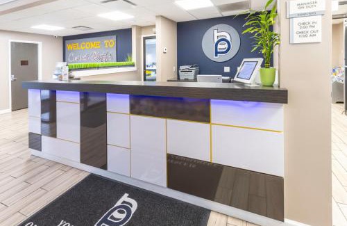 Council Bluffs Hotel | BridgePointe Inn & Suites by BPhotels, Council Bluffs, Omaha Area