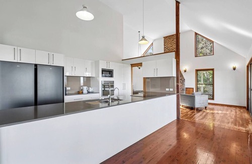 Reedy Creek House | Bridgman Canopy Bushland Retreat near Robina Town