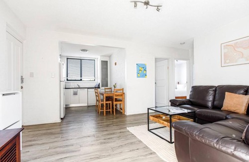 Albert Park Apartment | Bridport Rest - A Relaxed Albert Park Abode